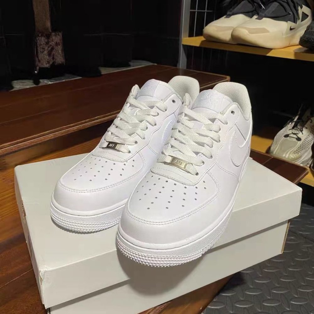 Nike SB Low Dunk White Low Top Women's Sneaker Trend